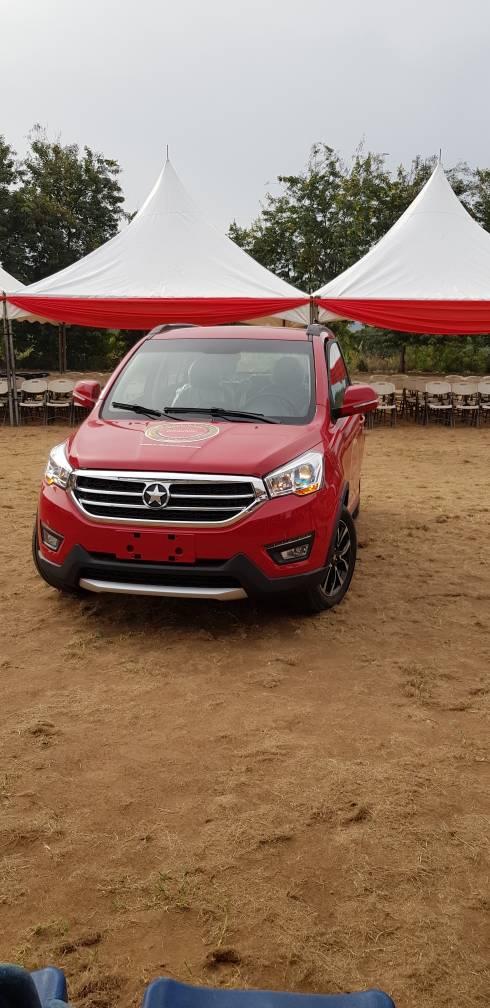 KantankaAuto's tweet photo. The CEO of Global Coin Community Help (GCCH),Mr. Kwaku Damete-Kumi presenting the third brand new Kantanka K71 vehicle to the crown winner, Madam Gifty Serwah at the #GCCH 3rd Raffle Draw held yesterday,7th of April 2018,at the Nsawam Prisons Park.#KantankaAuto is proud of you. https://t.co/bC4uvx9PUG