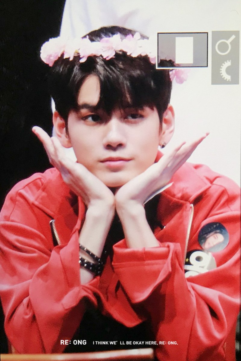 RE_ONG950825's tweet photo. 180408 여의도 공원에 벚꽃 말고 옹꽃 보러 오세요😭

#옹성우 #ongseongwu https://t.co/0y8OIx1OBr