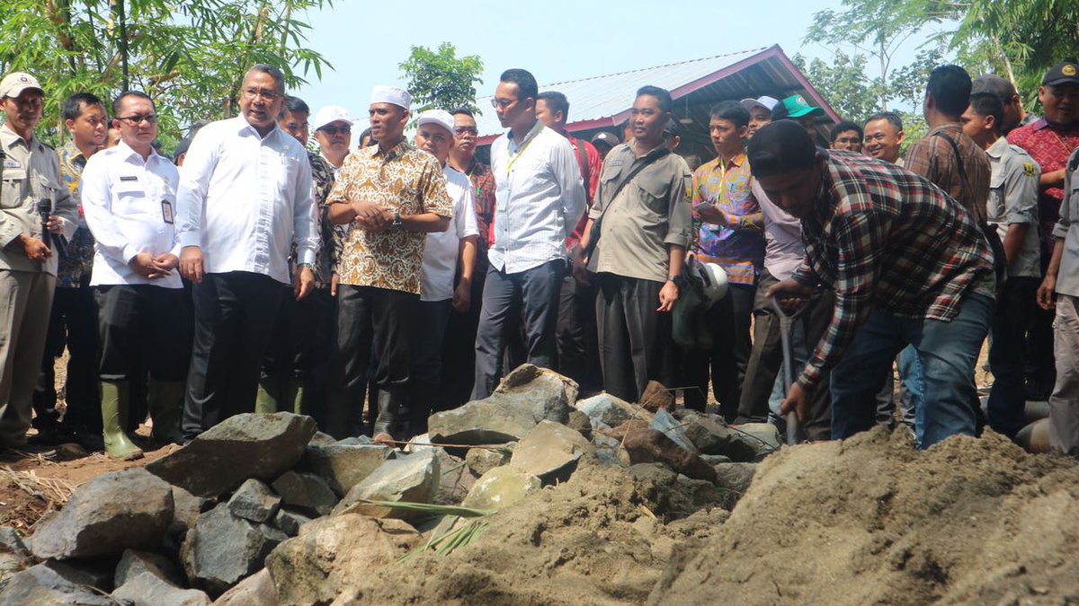 efendi1948's tweet photo. #PadatKaryaTunai2018 
#TppiRiau 
#TppiBengkalis 
@jokowi 
@EkoSandjojo 
@taufikmadjid71 
@DodiShawana 
@adi_turyanto 
@SazaliSofyan https://t.co/erXqiKJfeD