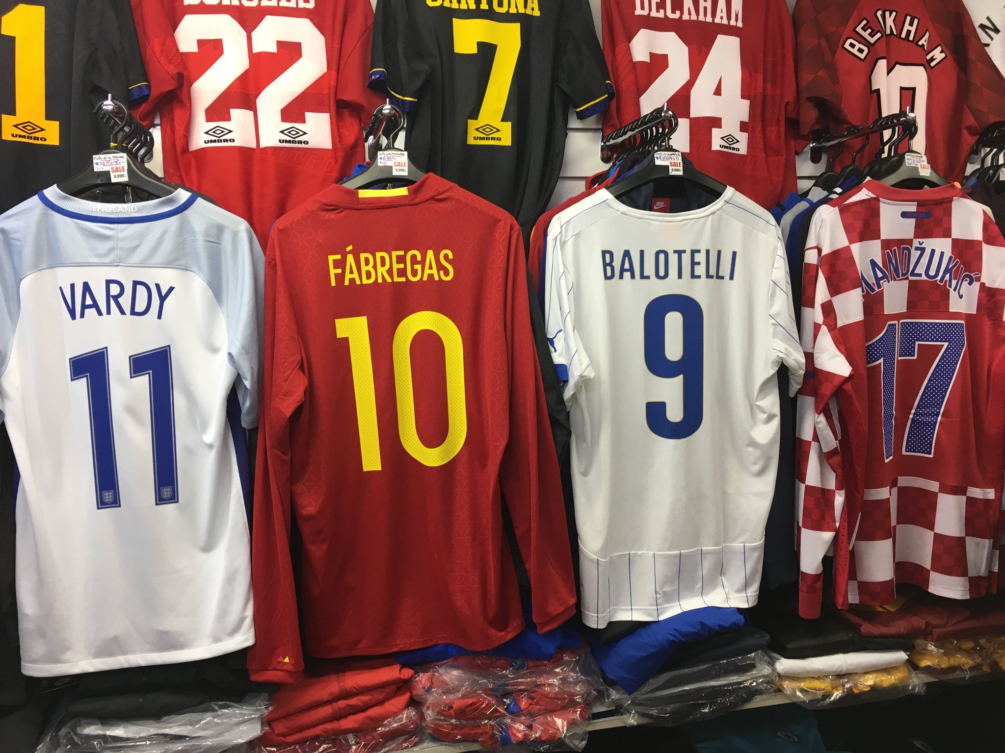 サッカーショップfcfa 実店舗open 営業時間 11時 18時 公式サイトopen レアユニフォーム 続々入荷中 ヴァーディ イングランド代表 16 17 Home ファブレガス スペイン代表 16 17 Home 長袖 バロテッリ イタリア