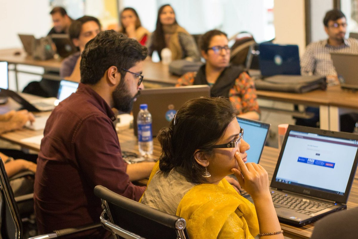 skillsfirstorg's tweet photo. We are offering a 20% flat discount for females for our upcoming bootcamp so hit us up and help women rule the world!

Register here: https://t.co/AoupZhjNvQ https://t.co/wNIBloEaL2