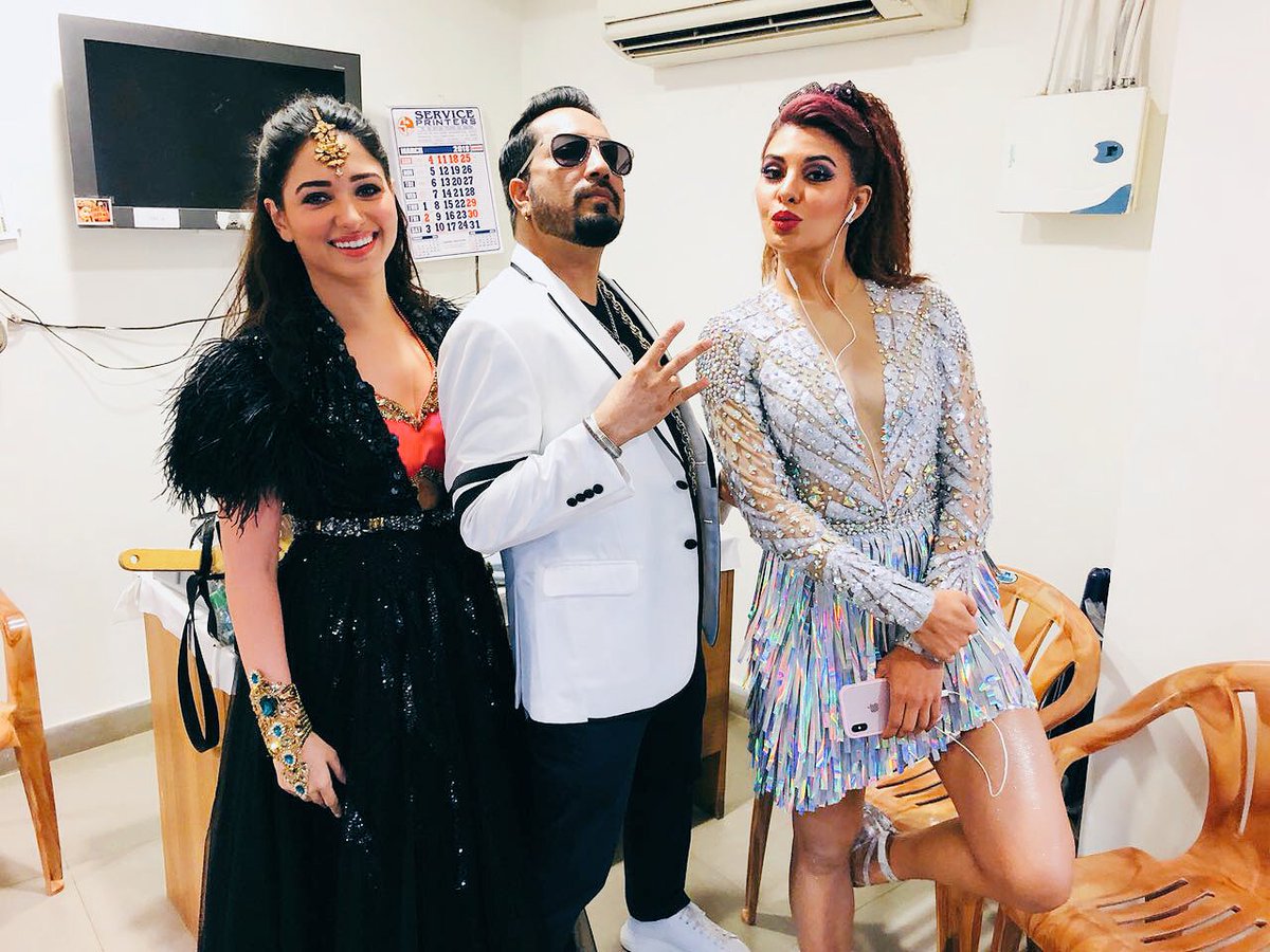 MikaSingh's tweet photo. Bro @WizAndreTimmins #Sabbas and #Wiraf and the entire team of @WizcraftIndia you nailed the event ..All the big stare like 
@iHrithik @Varun_dvn @PDdancing @tamannaahspeaks and @Asli_Jacqueline .. You guys just rocked the @IPL https://t.co/CynoDGgm8X