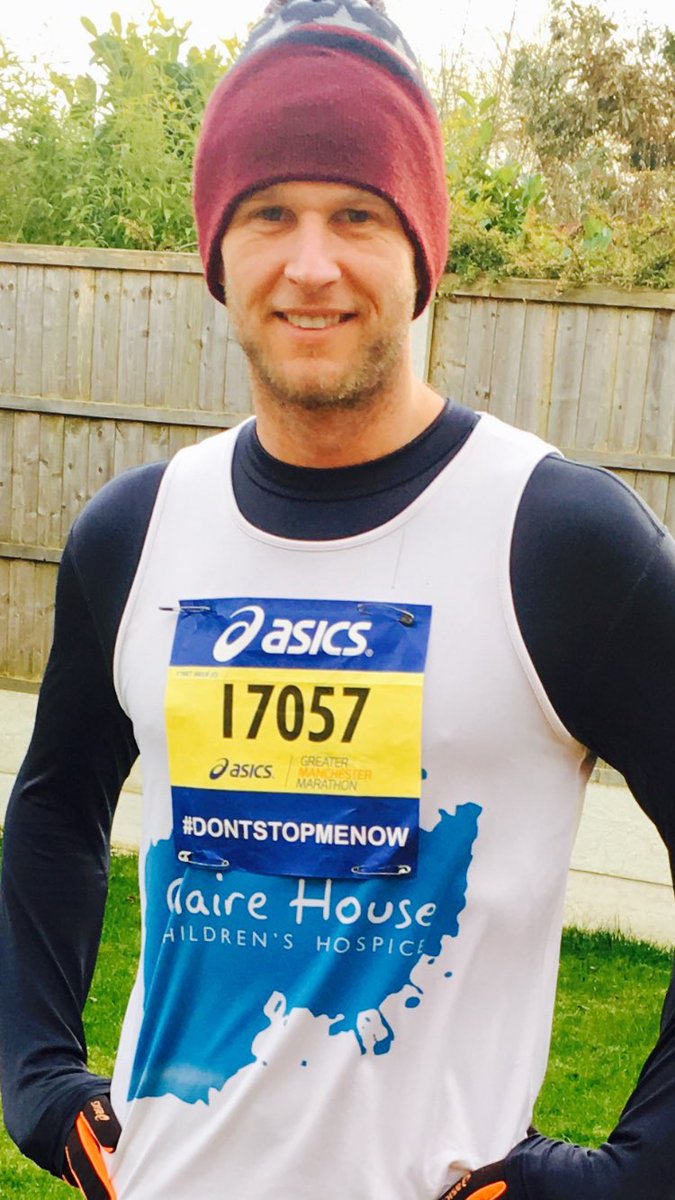 Martyn_GillO2's tweet image. Running in #clairehouse colours today @ClaireHseEvent running @Marathon_Mcr