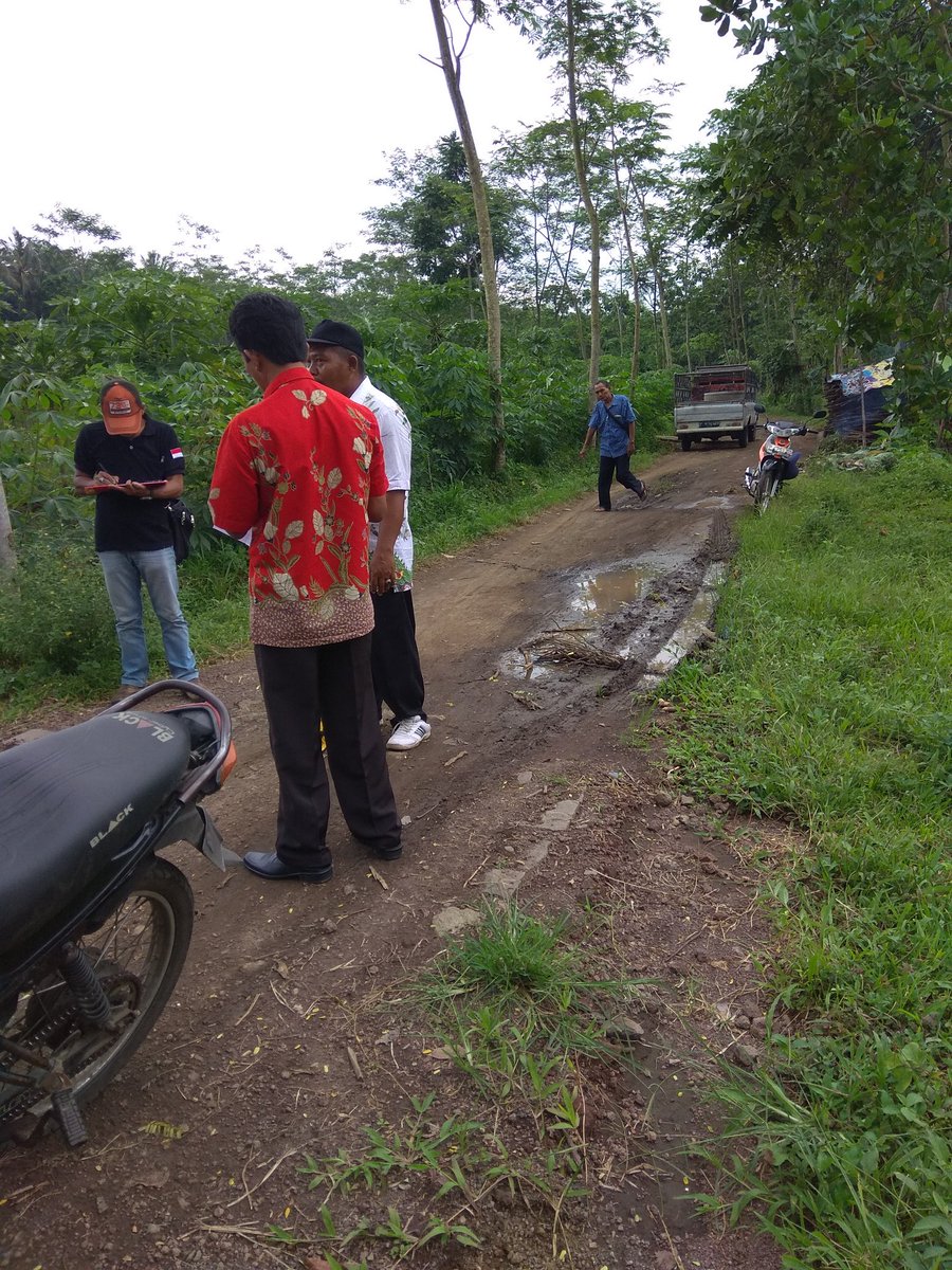 Murkahe12's tweet photo. Siap mensukseskan PKT  #PadatKaryaTunai2018
#TPPIJawaTimur
#TPPIJember
@Jokowi
@EkoSandjojo
@anwsanusi
@taufikmadjid71
@fachrilabalado
@DewantoAndry
@fourzanitongjay
@Merdiawan_dodik
@EnnikYudhayanti
@RahmaniKurnia
@ilzam_zawawi
@alifatulLailiy1@dyan@ Zaini https://t.co/d565vIZvWj