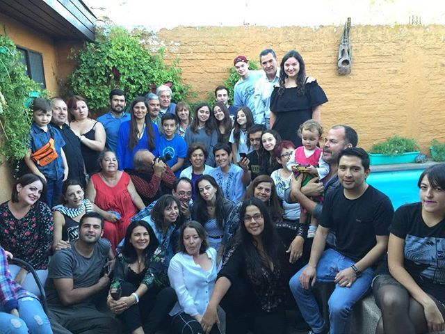 yoeperezassing's tweet photo. Señores... Esta es mi fqmilia... La cultivada en un año y la que amo... Son lo mejor que me a pasado y los adoro tal y como son... Las familia #Assing #delamaza #familia #familianumerosa #todosparalafoto https://t.co/5EBwKW0xOz https://t.co/rpME6Pub7g