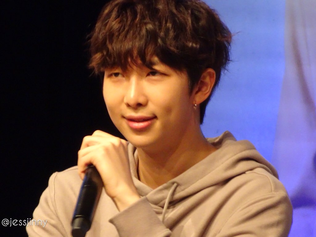 jessjinny's tweet photo. 180408 퓨마 BTS X PUMA FANSIGN! #rm #namjoon #bts #bangtan https://t.co/PDL34qJXE9