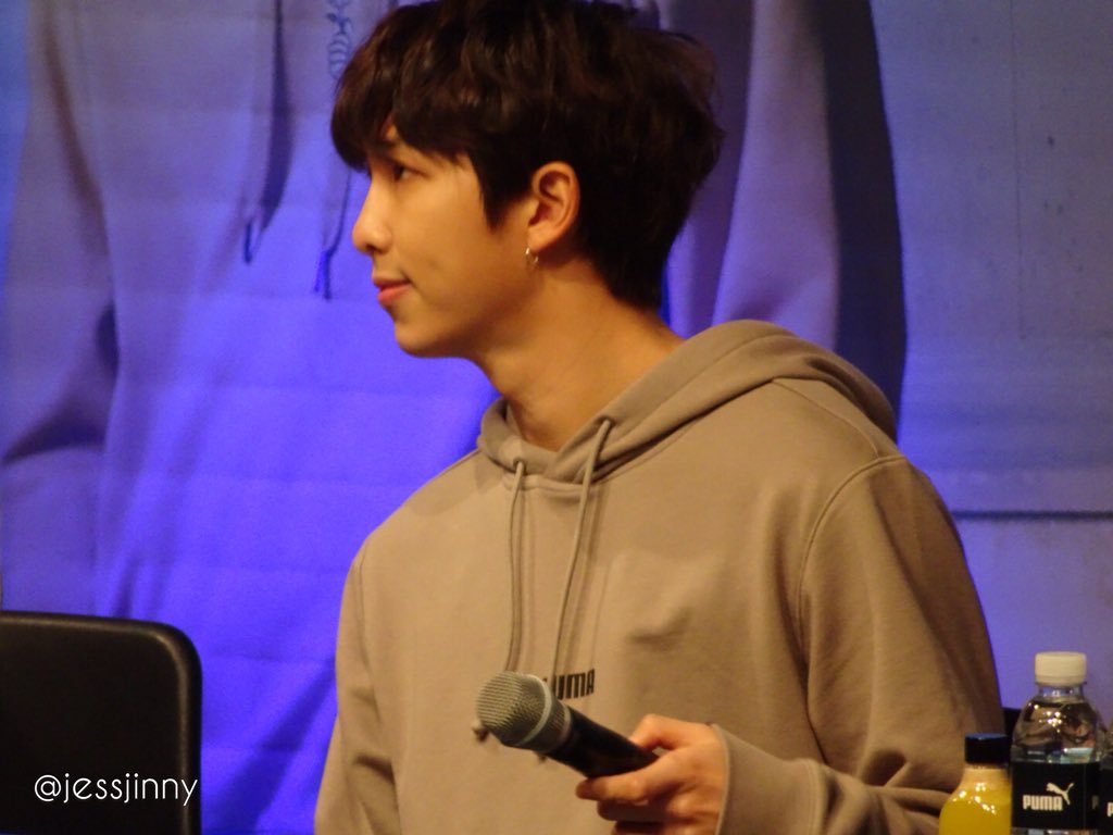 jessjinny's tweet photo. 180408 퓨마 BTS X PUMA FANSIGN! #rm #namjoon #bts #bangtan https://t.co/PDL34qJXE9