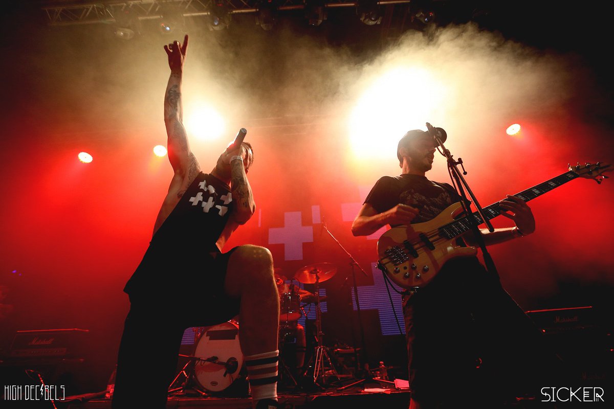 highdecibels_ru's tweet photo. Фотоотчет с концерта Pleymo (2018.04.07 - Москва - Red) #pleymo #Live #show #concert #pics #moscow #russia #rapcore #alternative #metal #rap https://t.co/VTNh7KRFqo https://t.co/pQeeFvHLvG
