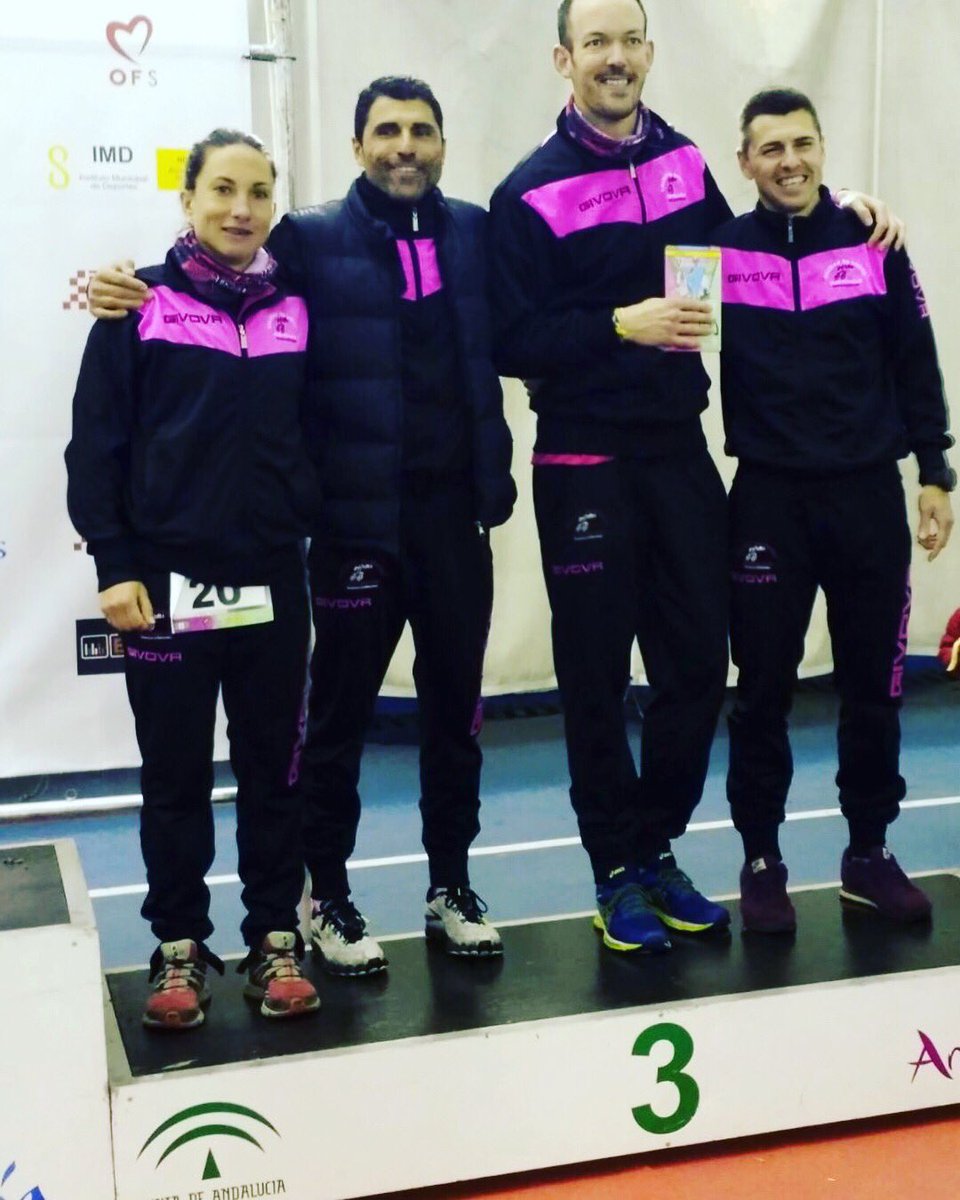 CalifasdeHierro's tweet photo. Grande, muy grande la actuación de nuestros #califasdehierro siendo 🥉 por equipos en el duro @HalfSevilla Copa de España Media Distancia, y la de nuestra @Salumesas que estrenaba distancia #halftriatlon #orgullocalifa #familiacalifa #roadtocalima 🏊‍♂️🚴‍♂️🏃🏻‍♀️ https://t.co/kf1DAct50j