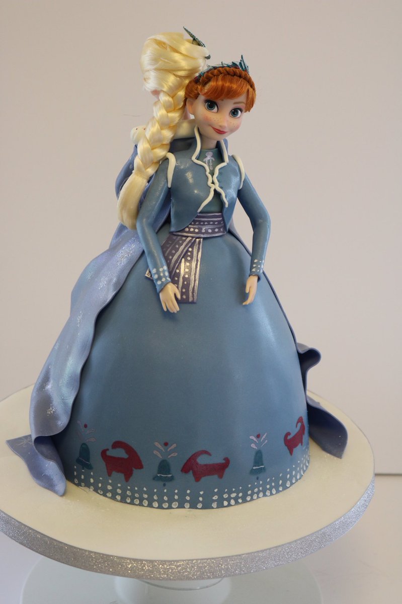 TheCakeShack1's tweet image. Customer supplied the dolls for this cake! The little girls face when she saw it was an absolute picture and makes it all worth it when I’m up till who knows what time at night. #cakedecorating #saracino #happy3rdbirthday #cakelife #doublechocolate