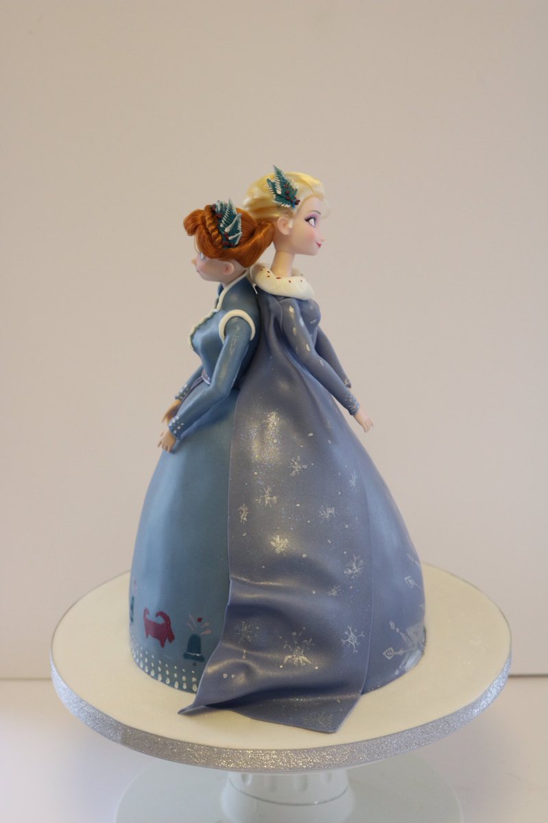 TheCakeShack1's tweet image. Customer supplied the dolls for this cake! The little girls face when she saw it was an absolute picture and makes it all worth it when I’m up till who knows what time at night. #cakedecorating #saracino #happy3rdbirthday #cakelife #doublechocolate