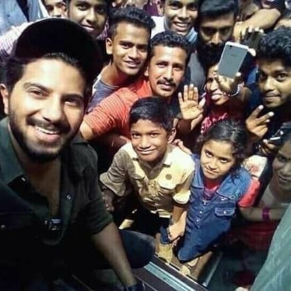 AJITH545's tweet photo. #Kunjikka #dulquer #mattancherry #selfiewithfans #dulquersalmaan @dulQuer 😍😍😍 https://t.co/XpDM2DWaHr