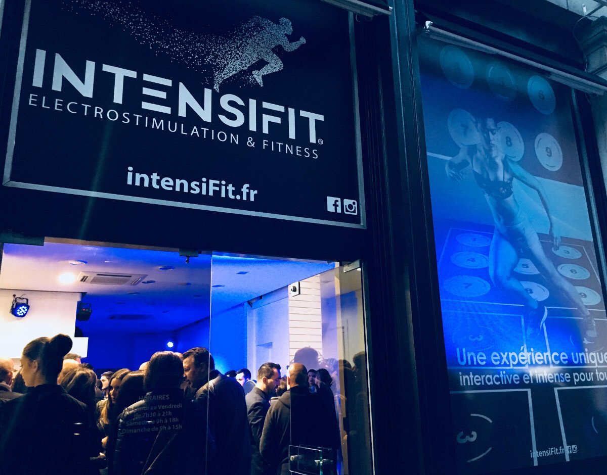 Intensifitlyon's tweet photo. Soirée d'inauguration d'Intensifit (05.04.2018) #Intensifit #Lyon #soireedinauguration #EMS #pavigym https://t.co/v1Jip7I2FC