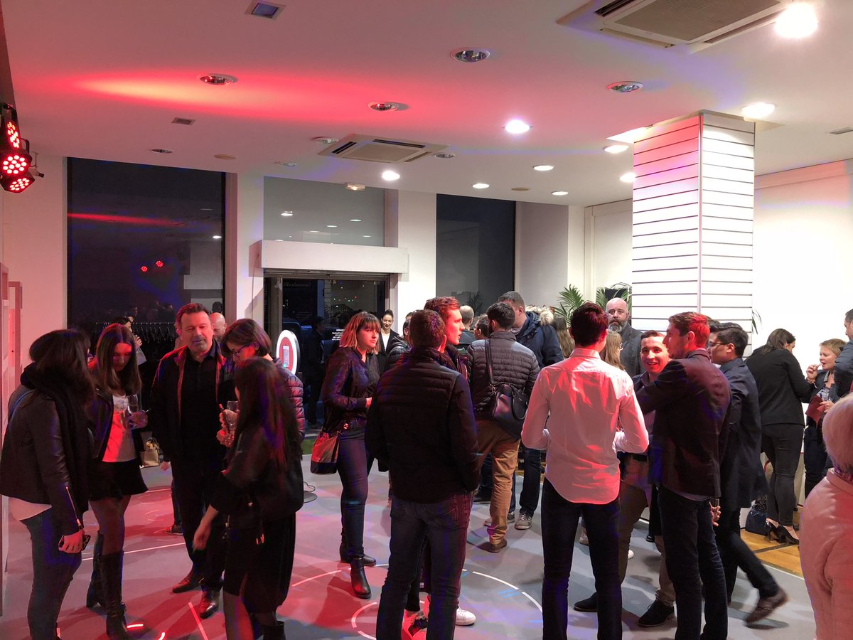 Intensifitlyon's tweet photo. Soirée d'inauguration d'Intensifit (05.04.2018) #Intensifit #Lyon #soireedinauguration #EMS #pavigym https://t.co/v1Jip7I2FC