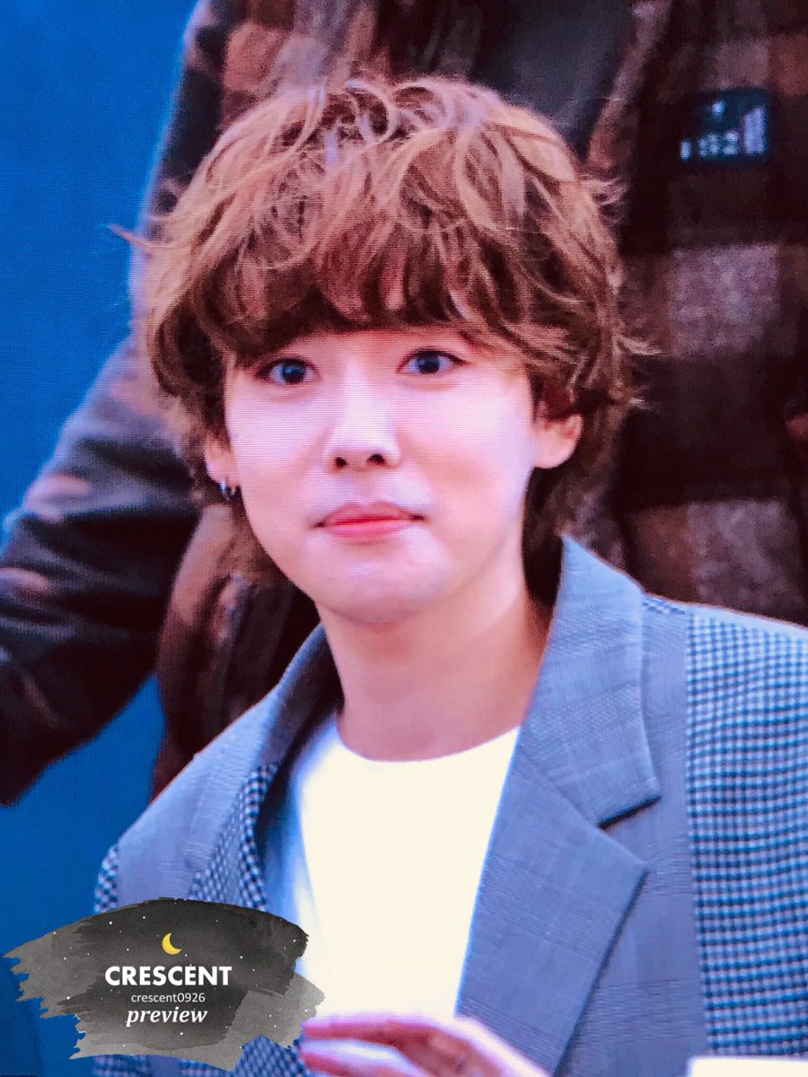 crescent0926's tweet photo. 180408 신촌 팬싸인회
오랜만이야 어디아픈데 없이 잘지냈니🎵
#위너 #김진우 #WINNER #KIMJINWOO https://t.co/ZOK0AnNJjv