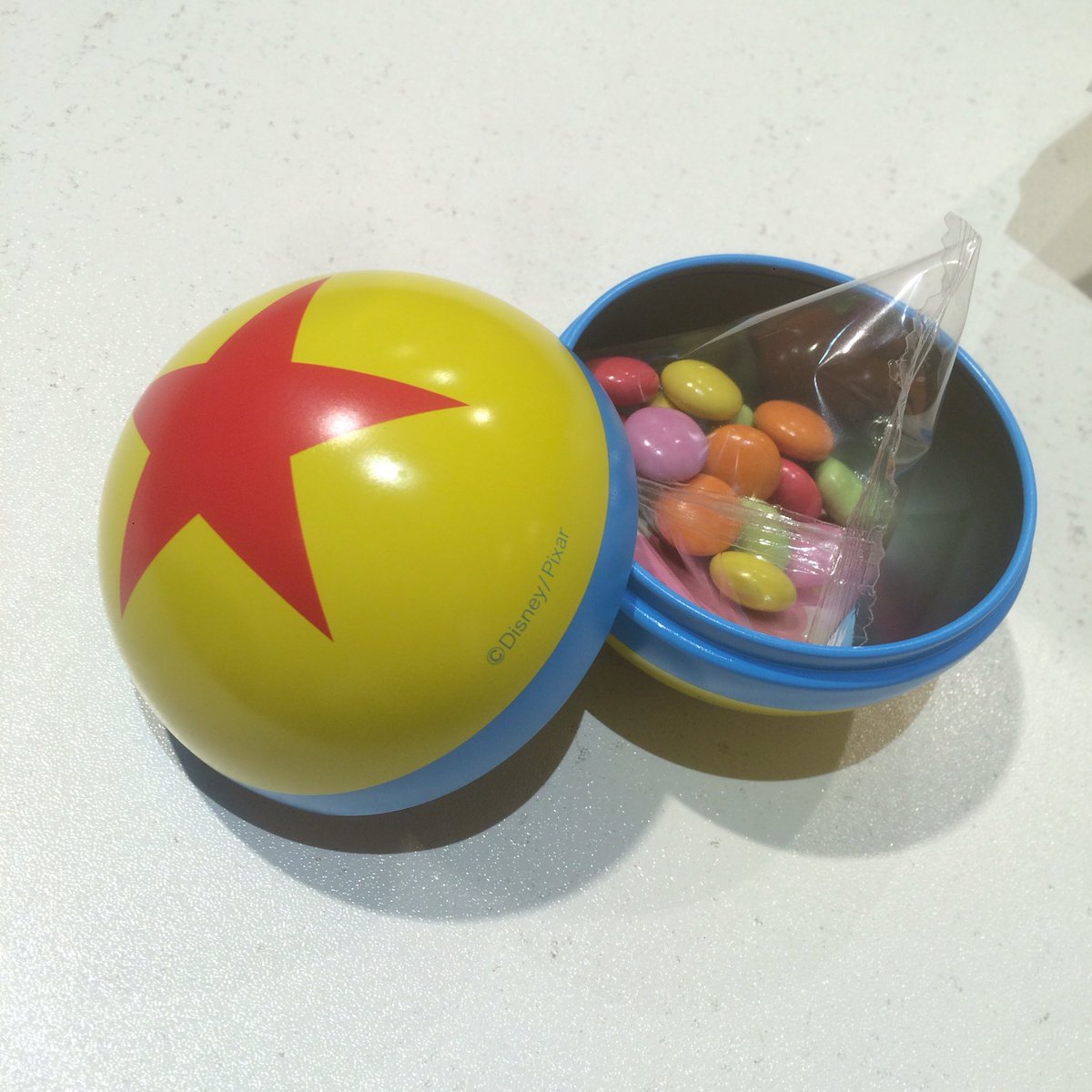 あま على تويتر ディズニーストアに売ってたルクソーボールの缶入りチョコ 可愛くってつい衝動買いしちゃった あま على تويتر ディズニーストアに売ってたルクソーボールの缶入りチョコ 可愛くってつい衝動買いしちゃった