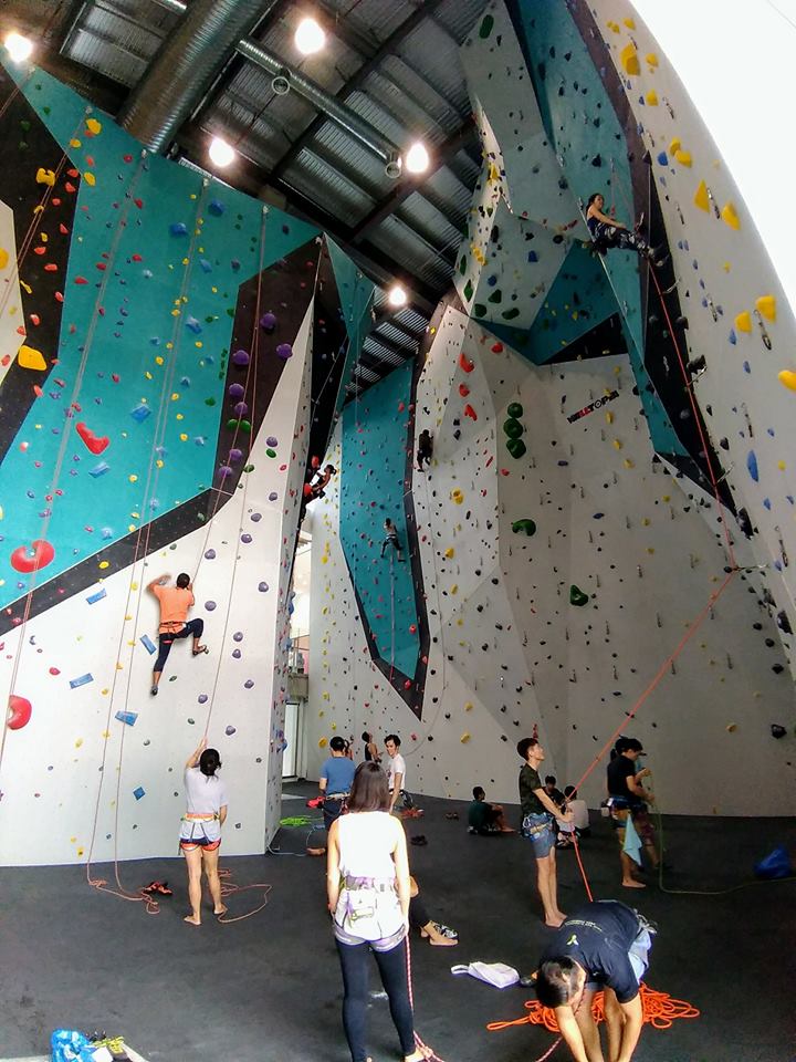 visitjohor_'s tweet photo. Macam best je buat aktiviti lasak dekat Paradigm Mall Johor Bahru ni. Jom tag kawan-kawan korang yang suka kan aktiviti Indoor Climbing | Level 7, Paradigm Mall Johor Bahru | 03 - 7726 0420 | Lihat link ini, https://t.co/7g0DAaAHIK https://t.co/1HQasj6FH6