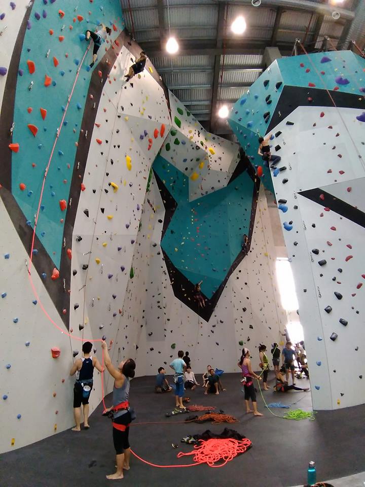 visitjohor_'s tweet photo. Macam best je buat aktiviti lasak dekat Paradigm Mall Johor Bahru ni. Jom tag kawan-kawan korang yang suka kan aktiviti Indoor Climbing | Level 7, Paradigm Mall Johor Bahru | 03 - 7726 0420 | Lihat link ini, https://t.co/7g0DAaAHIK https://t.co/1HQasj6FH6