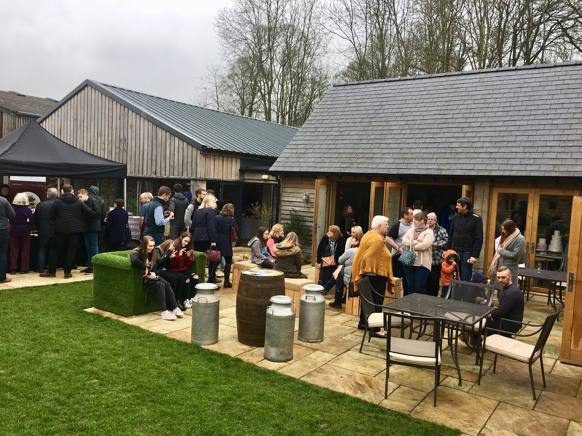 Thank you to all our fabulous #weddingsuppliers who wowed all our visitors at the barn today! Despite the drizzly grey day everyone was in high spirits enjoying the beautiful displays, tasty food, sweets, treats and bubbly 🥂 🙏🏻 #weddingvenue #weddingfair #upcotebarn #barnhire