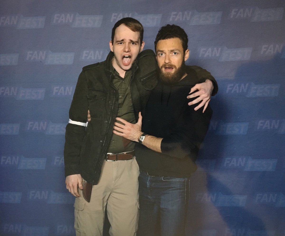 mikeniem77's tweet photo. My photo with @RossMarquand went better than I expected! He loved my cosplay, so that made me feel better about it 😆 It was pretty successful for my 1st photo op ever ❤️ @jwoodsrobinson #twd @WalkrStalkrCon #ericcosplay #aaric https://t.co/AIFkeQOJ6T