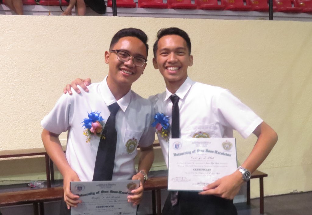 bnjrdlrsrio's tweet photo. the president and his right hand man.
@oscarillut hi gk ❤️
#akras https://t.co/1KKZQR4Z7h