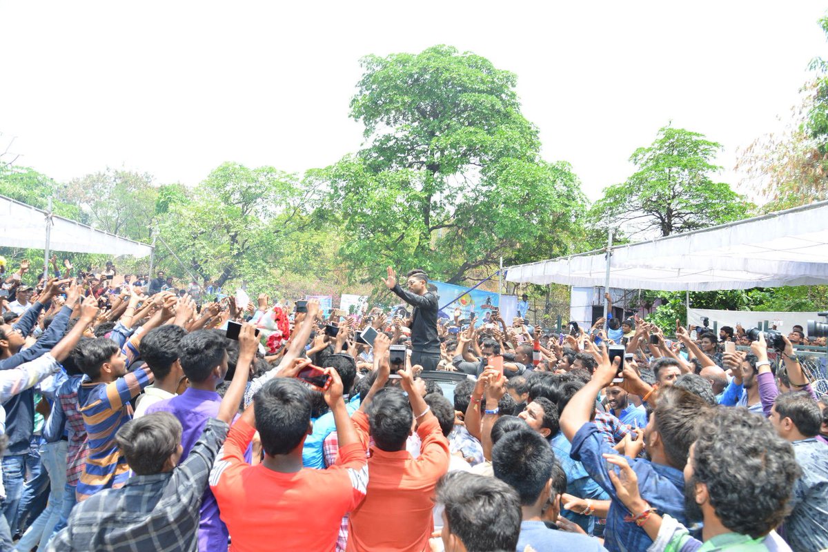 filmyrajaa's tweet photo. #HBDBelovedAlluArjun #AlluArjun https://t.co/BcbMKPnTR6
