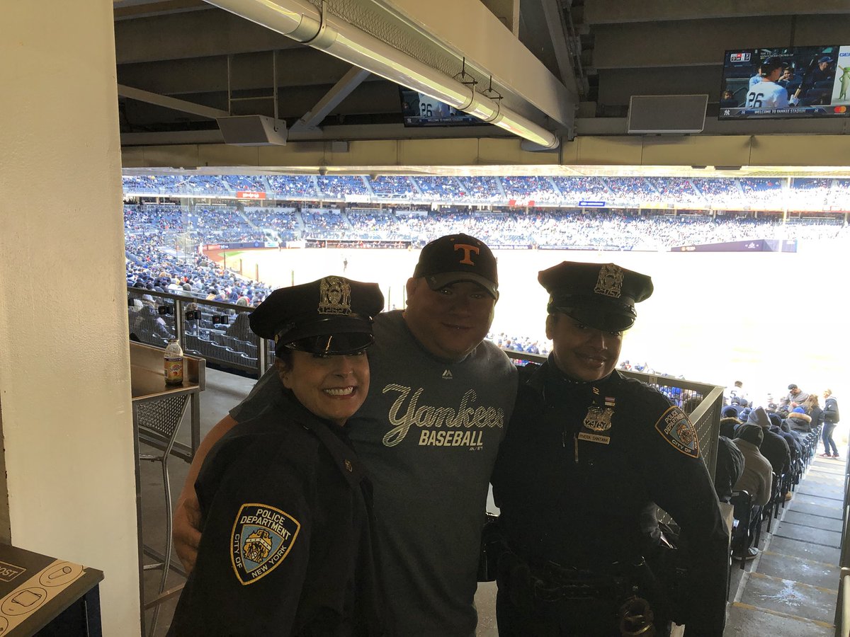 NArkadiusz's tweet photo. Thank you to NYPD and police all over the world for protecting and serving.  #LetsKeepWorkingTogether https://t.co/IZ9ccz31dn