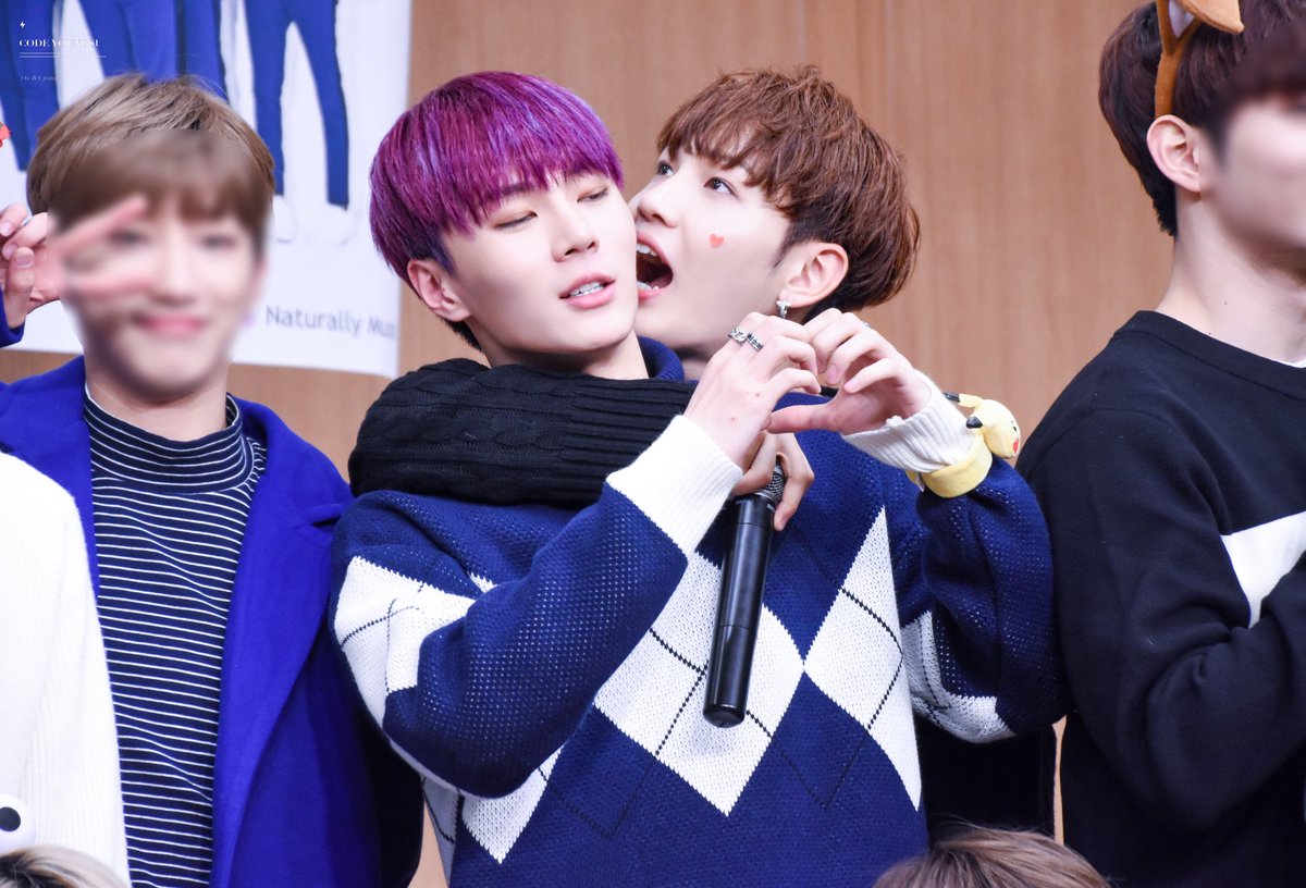 CODE_950414's tweet photo. 180225 영등포 팬싸인회
영원히영도해주떼요💜오늘하루도고생해써❣️

#원포유 #비에스 #이영수 #도혁 #김도혁 #예뻐지지마 #뚜루뚜루 #14U #BS #DOHYUK #ワンフォーユー #ビエス #ドヒョク
@14U_official_ @14U_JP https://t.co/Lk5woPMtnY