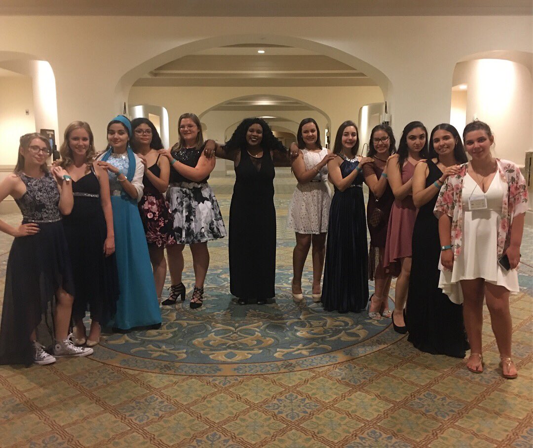KeyClubMatanzas's tweet photo. All dressed up for the ball! We’ve had such an amazing weekend thanks to @FLKeyClub 👗👞🎩 #flkdcon2018 https://t.co/qHKNuWSsFh