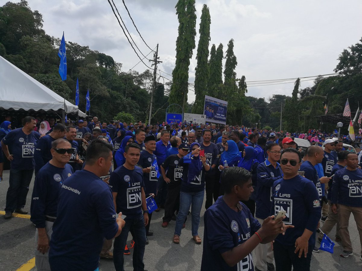 AmirmarwanP079's tweet photo. Pelancaran Jentera PRU14 Parlimen Lipis Oleh Dato @P079AbdulRahman Pengerusi BN Parlimen Lipis @NajibRazak @Zahid_Hamidi @AdnanYaakob @PMOMalaysia #KitaPilihBiru #Perangmestimenang #1LipisKekalBN #BNBagus #MohundiBN @umnoonline #HebatkanNegaraku #InilahBarisanKita https://t.co/BOcKPNkKZH