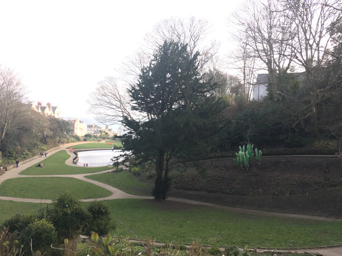 lucindahawksley's tweet photo. Wemmick’s Giant Cucumbers in St Leonard’s On Sea, Sussex. #GreatExpectations @ExploreArch @DickensFellowHQ @DickensMuseum https://t.co/RcpZZpoma4