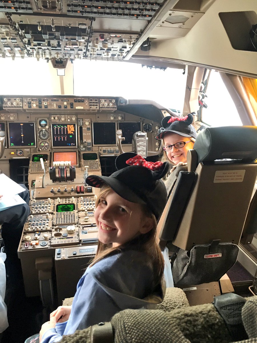 A big thanks to the cabin crew at @VirginAtlantic for letting my 8 & 7 year old meet the captain of VS73 yesterday - she was wonderful & my girls were made up! #holiday #fromtheflightdeck #florida