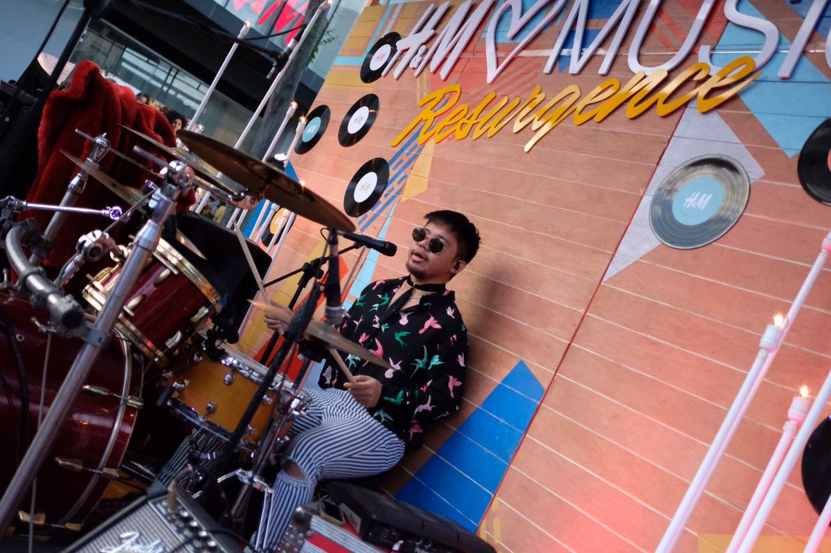 hmphilippines's tweet photo. Now performing: IV of Spades at #HMLovesMusic Resurgence. It's not too late to join the fun. Drop by H&amp;M UP Town Center. https://t.co/Uoh8z8K8sj