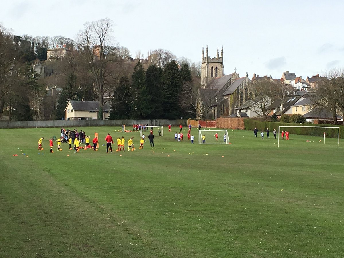welshfootball_'s tweet photo. .@DenbighTownFC on a Sunday with @dtfcjuniors fantastic set up. Myself &amp; Producer Dan ready to find out more!  #TogetherStronger #wales #FCCymru https://t.co/aAJPRNXT04