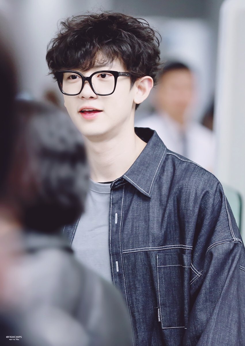 hotvscuteyeol's tweet photo. H
O
W
?
?
?
?
?
?
? https://t.co/V98AG0EJo5