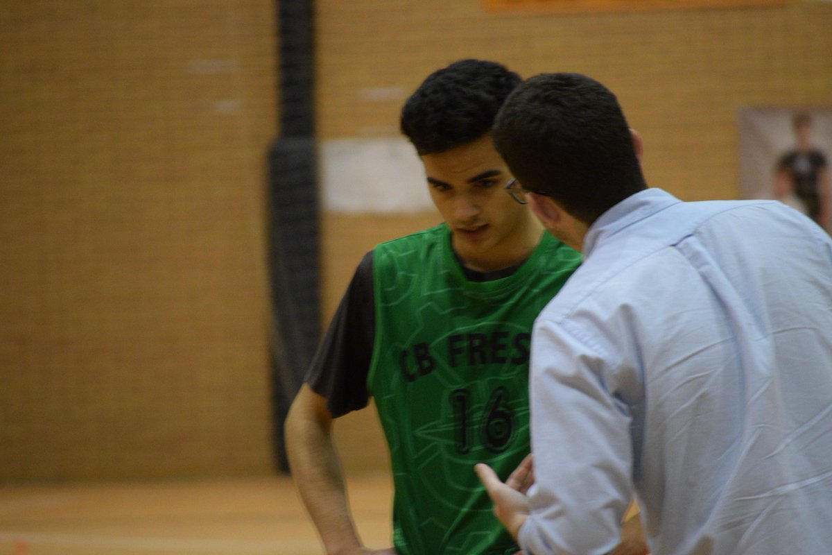 SevillaFaB's tweet photo. #FCCADMAS18 📣 Final del Tercer periodo y alternancias en marcador 🏀 @CBFresas 45 @cdgines 46 https://t.co/vFz2jNZg3o