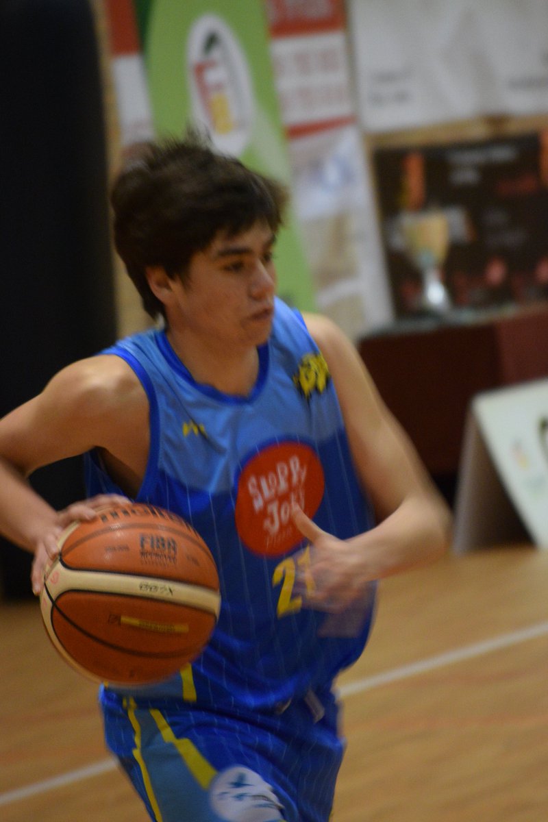 SevillaFaB's tweet photo. #FCCADMAS18 📣 Final del Tercer periodo y alternancias en marcador 🏀 @CBFresas 45 @cdgines 46 https://t.co/vFz2jNZg3o