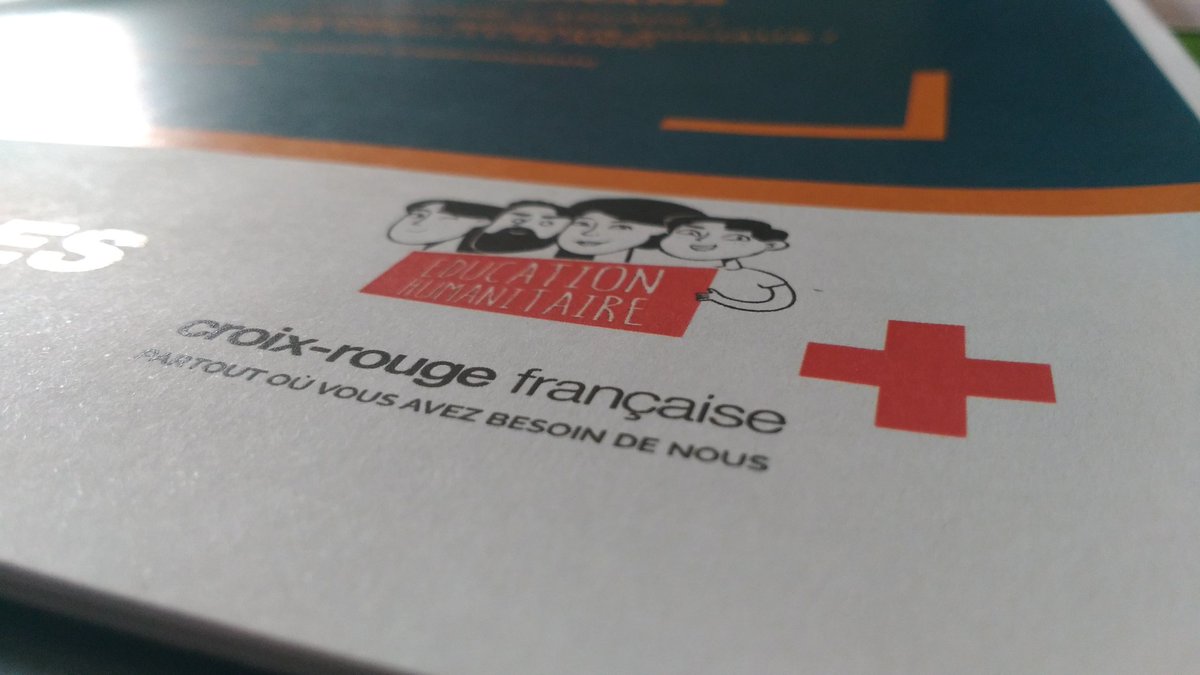 CarrosCrf's tweet photo. Hier, une partie de nos #bénévoles a été formée pour devenir #Animateur "Action de Réductions Consommations Abusives des Écrans" ou #ARCADE! 
#Merci à Sébastien et Melina pour leur apport pendant cette journée. Un beau projet pilote qui arrive!
#formation #addiction https://t.co/k9DCtheysA