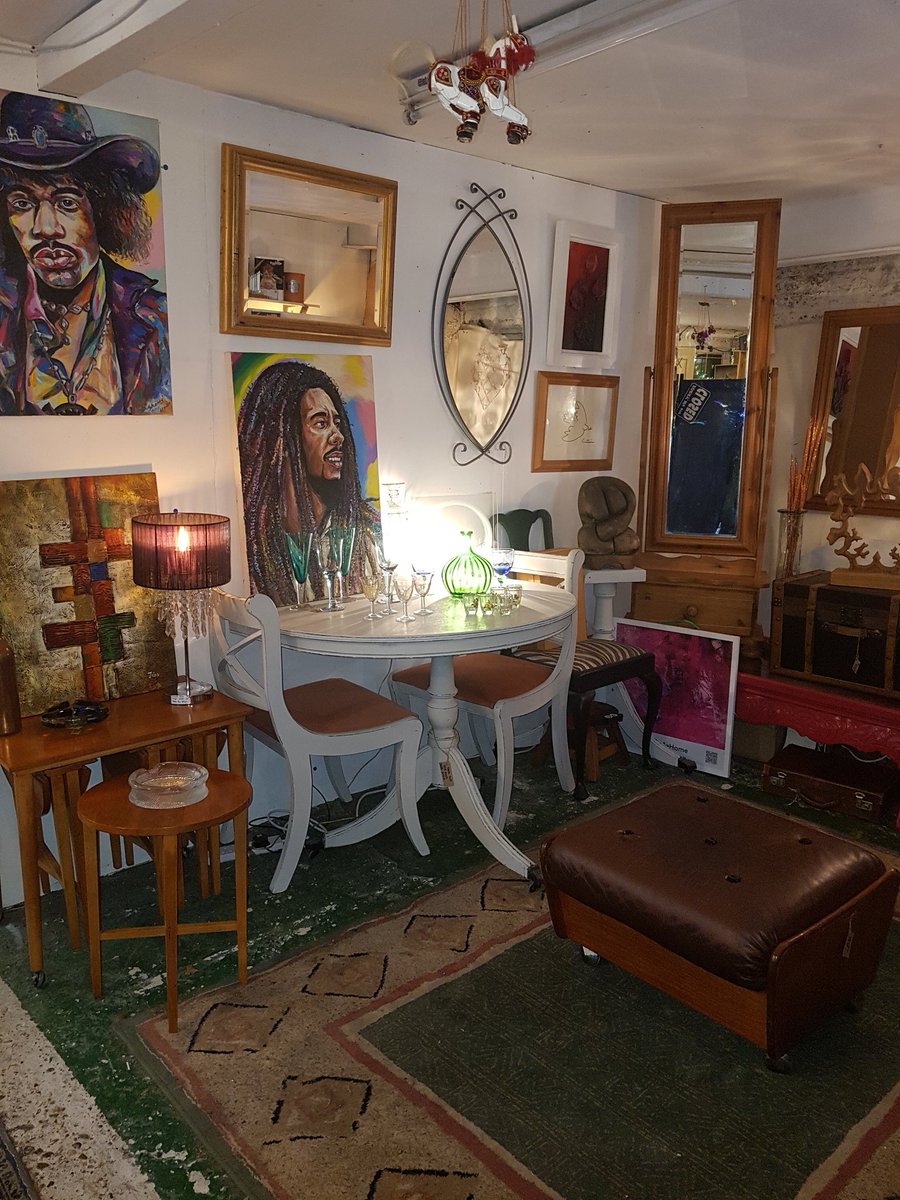 Hayneslanemkt's tweet photo. 11 till 5
#notjustthings #downstairsstall #hayneslanemarket #crystalpalace #11till5 #collectables #unique https://t.co/Ij238qsILz