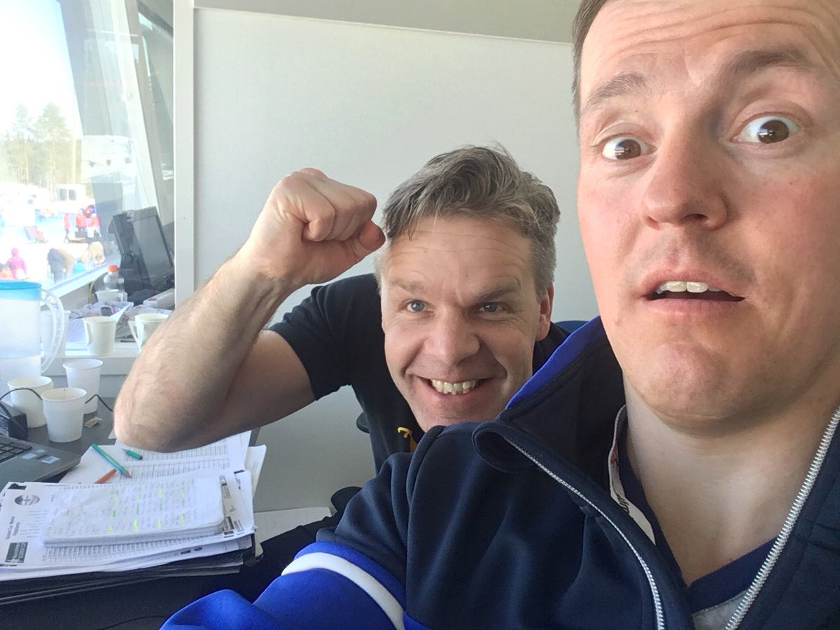 Viimistä kertaa tälle kaudele samassa kopissa <a href="/taiteilija/">Jussi Eskola</a> n kans! Mieluummin olis kyllä tuola keväisessä auringonpaisteessa... Kohta mennään, YLE TV2