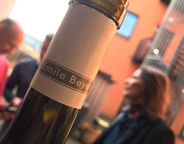 #nice to come to #netherlands for a #winetasting warm #welcome by @mijnwijnplein @marfen71 #thanks for the #picoftheday 
#emilebeyer #drinkalsace #wine #grandcru #riesling #pinotnoir #cremant #eguisheim #limestone #soil #instawine #sommeliers #sommelierl… ift.tt/2EtXxWY