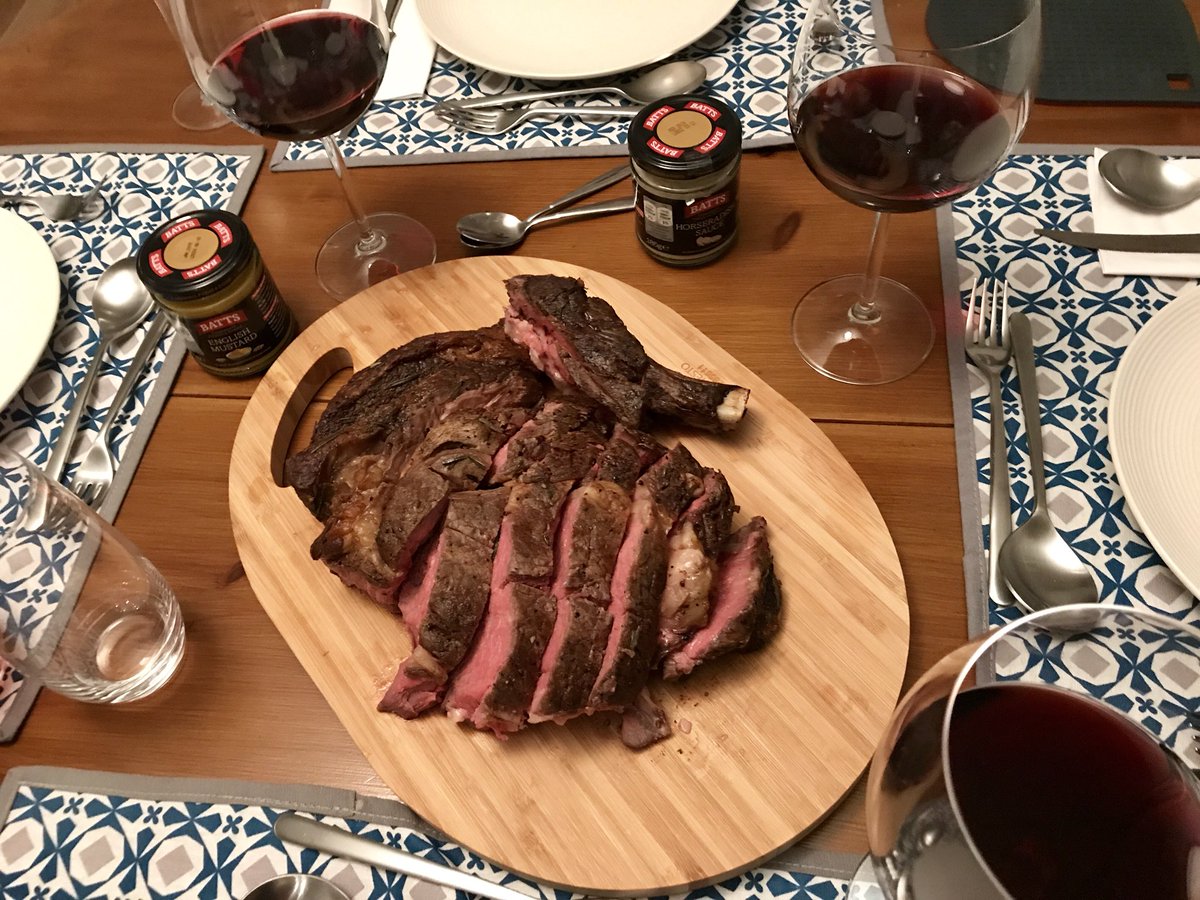 Another successful #dinnerparty at Casa Mattia Rennardson 🏠 @grahamgarrett your #cheftips went down a treat 👍🥩 #rib #beef #yummy