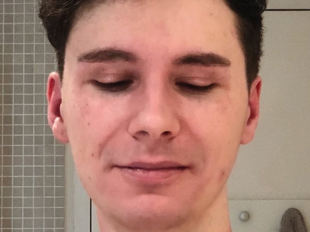 HMunkelien's tweet photo. @danielhowell HAS DAN BEEN TAKEN OVER BY AN AILEN?? Who is this man!? Im shook https://t.co/GvmlAkzpM7