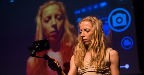 Bertoli_Eli's tweet photo. Doppio spettacolo alle #officinecaos ieri sera: l'attualissimo #salvobuonfine di e con Lorenzo Bartoli e la #performance multimediale La Donna nel presente di Faido Dance Company. Grazie a @StalkerTeatro !
#CAOS2018 #Teatro #performance #photo #photography #dance #donna https://t.co/DtaZ68uRzc