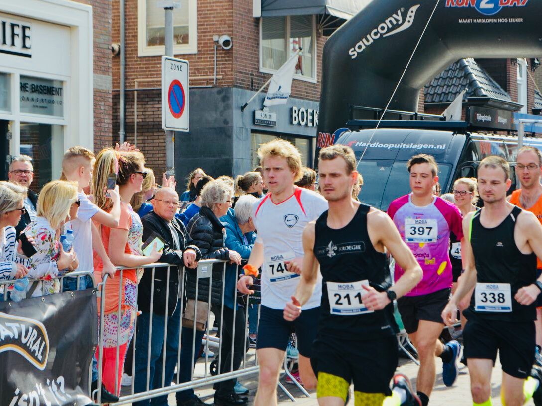 We kijken terug op een zeer geslaagde 11e editie van de Moba Kippenren Barneveld 2018! Benieuwd naar de foto’s? Deze vind je op onze Facebookpagina! 
.
#kippenrenbarneveld #kuikenloop #achtstemarathon #kwartmarathon