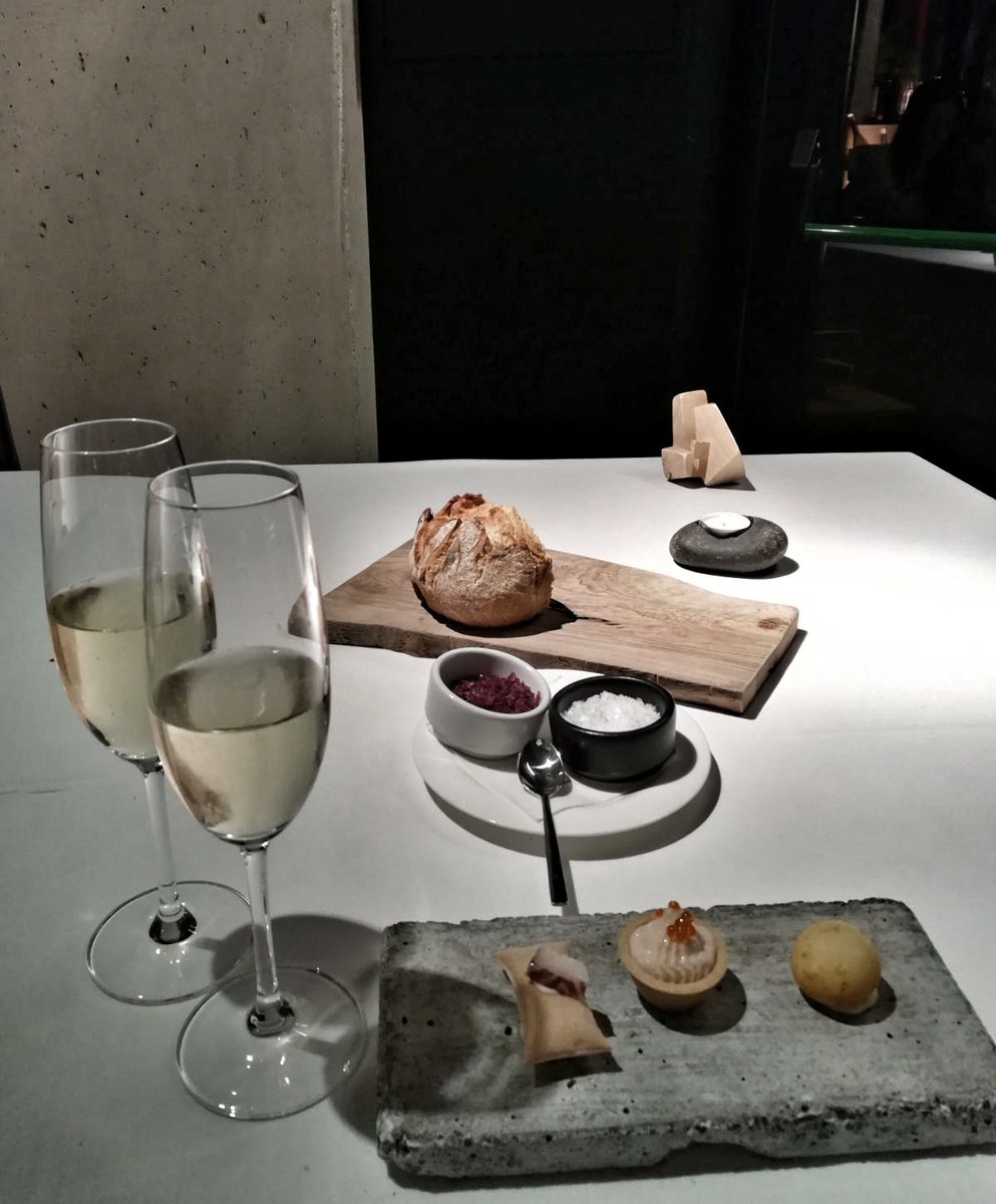 rendinoide's tweet photo. ¡Nunca es tarde si la cena es buena! ¡Muchas gracias @Alaves y @ViuraHotel! https://t.co/SCDKoBx3jL