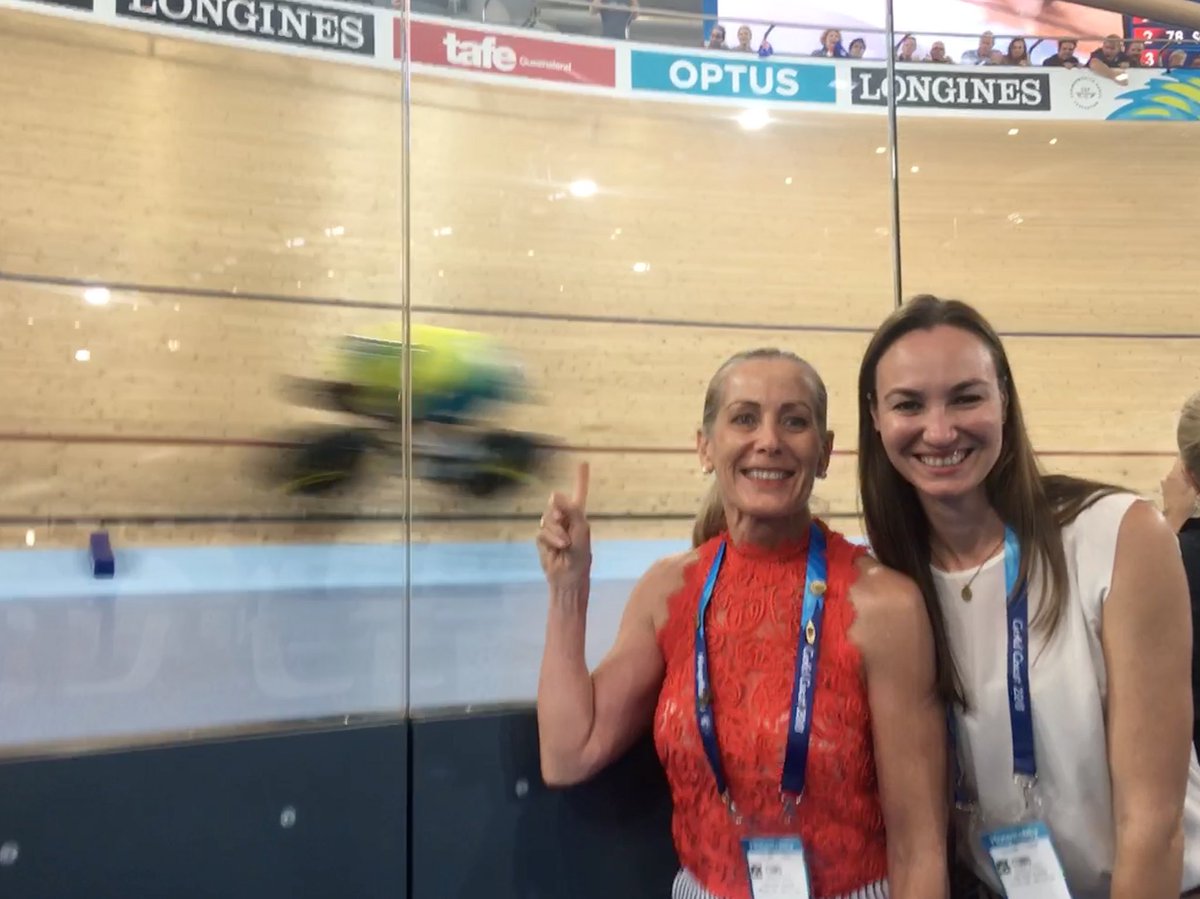 LSGDragon's tweet image. Men’s 1000m time final. Australia wins. #CG2018 #CG2018cycling #glaetzer. Happy times