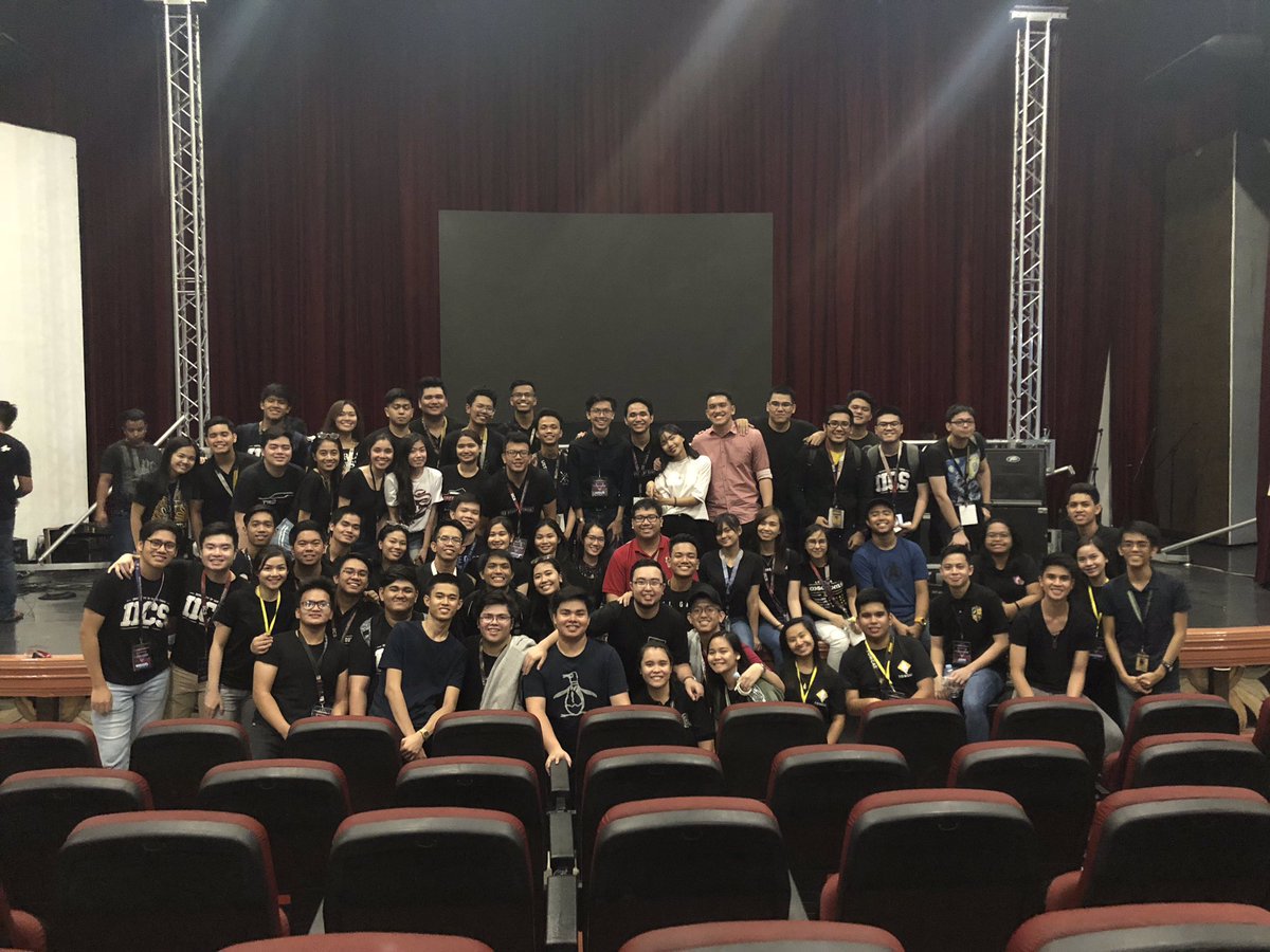 hey_charls's tweet photo. Nakakapagod maging stage staff pero at least makikita mo nang malapitan mga artists hehe. See u next GA @USTICSSC fam #ICSWeek2018 #CONVERGE2018 https://t.co/efJWfmcqGN