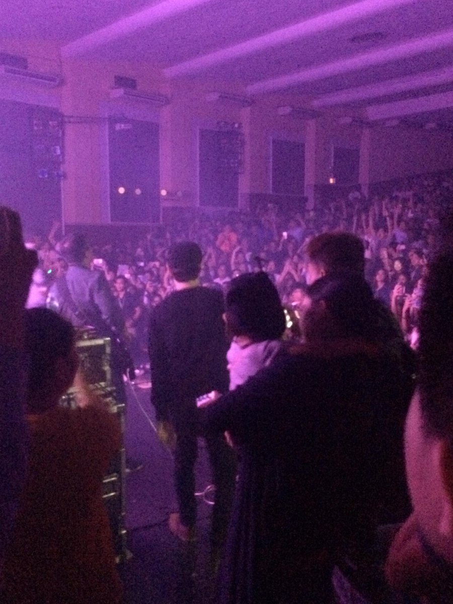 hey_charls's tweet photo. Nakakapagod maging stage staff pero at least makikita mo nang malapitan mga artists hehe. See u next GA @USTICSSC fam #ICSWeek2018 #CONVERGE2018 https://t.co/efJWfmcqGN