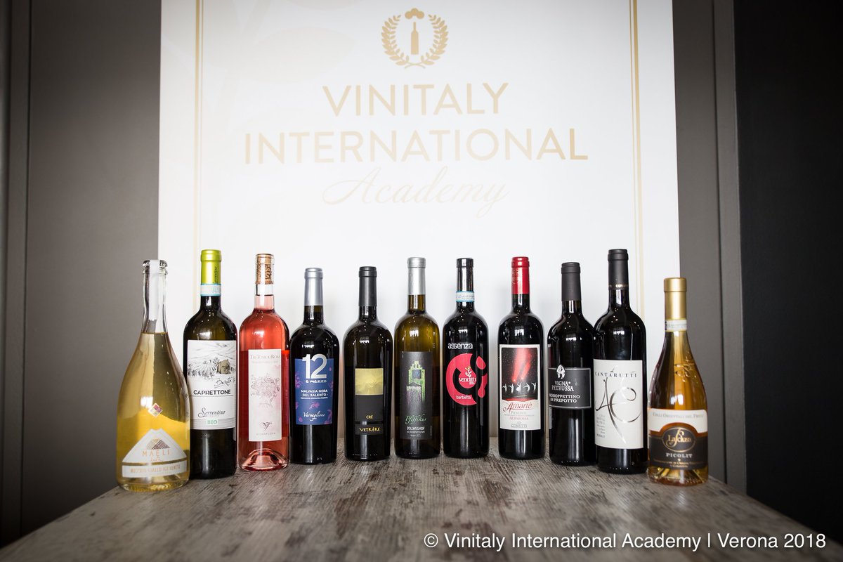 VIA Day3 wine selection 3 'Rare Wines from Rare Varieties @donnedelvino' 🍷🌟😃 #italianwine #vinitalyacademy #winebusiness
